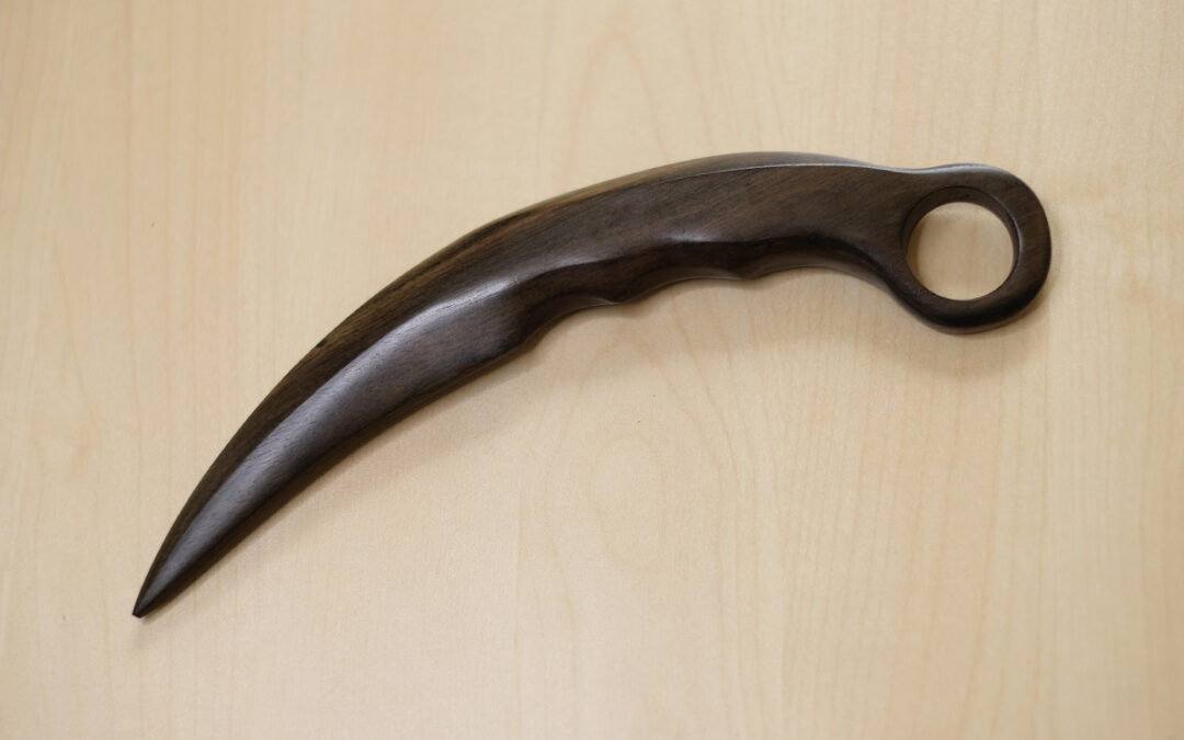 TW055KG – Plain Karambit (Kamagong)